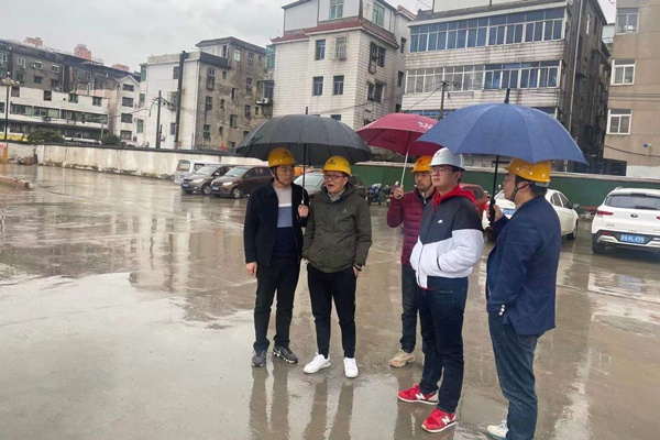 1609314856473257.jpg 南昌市政公用集團領導蒞臨桃花南路安置房項目指導工作600400P1.jpg