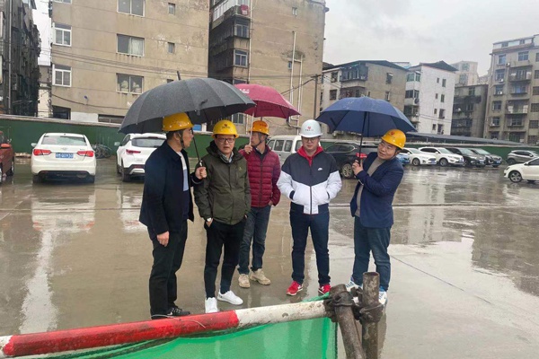 1609315034100252.jpg 南昌市政公用集團領導蒞臨桃花南路安置房項目指導工作600400P2.jpg