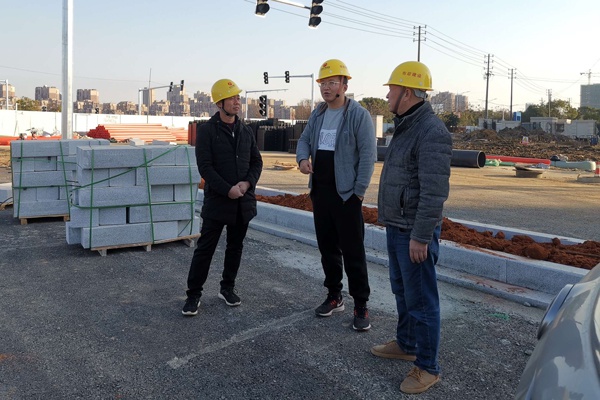 1609496105621781.jpg 南昌市政建設(shè)黨委副書記總經(jīng)理王海龍到洛陽東路綜合改造工程指導(dǎo)工作600400p1.jpg