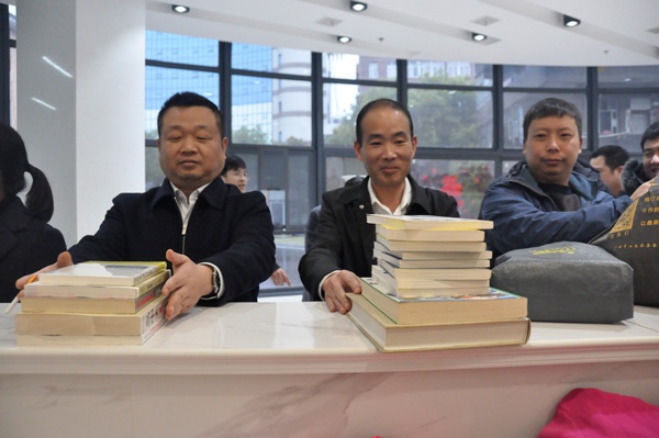 1614941002731034.jpg 南昌市政建設(shè)集團(tuán)開(kāi)展學(xué)雷鋒文明城市共創(chuàng)共建舊物兌換活動(dòng)2.jpg