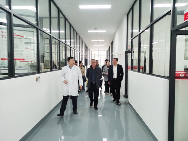 1616490843891264.jpg 青云譜區(qū)政協(xié)黨組副書記陳忠良南昌市政建設(shè)集團(tuán)轉(zhuǎn)作風(fēng)優(yōu)環(huán)境陽(yáng)光驛道走訪6002.jpg