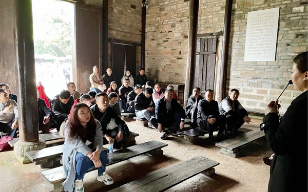 1618795414517998.jpg 南昌市政建設(shè)集團組織黨員干部上井岡山開展黨史學習教育6007.jpg