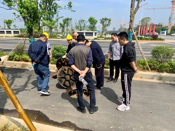 1619491054240489.jpg 南昌市優(yōu)工程評審組蒞臨市政建設(shè)河洲路東祥路工程復(fù)核評審6001.jpg