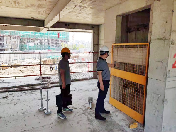 1620627859375697.jpg 南昌市政建設(shè)集團(tuán)呂文蘇地住宅項目進(jìn)行安全文明檢查6003.jpg