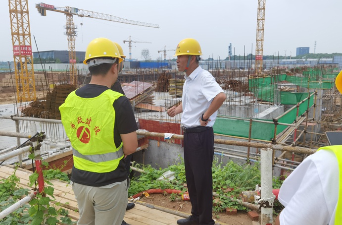 1629076673326492.jpg 南昌市政建設(shè)深入一線開(kāi)展疫情防控及安全生產(chǎn)檢查工作6911.jpg