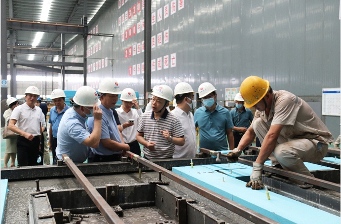 1629945343834626.jpg 南昌市人大常委會黨組成員副主任楊保根蒞臨市政遠大公司調(diào)研考察6911.jpg