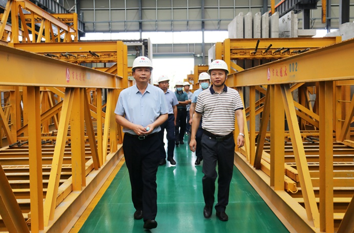 1629945366958045.jpg 南昌市人大常委會黨組成員副主任楊保根蒞臨市政遠大公司調(diào)研考察6912.jpg