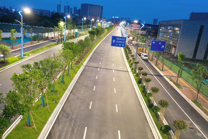 1643245208741820.jpg 691南昌市政建設(shè)集團(tuán)有限公司2021年江西省首條綠色科技示范路竣工通車.jpg