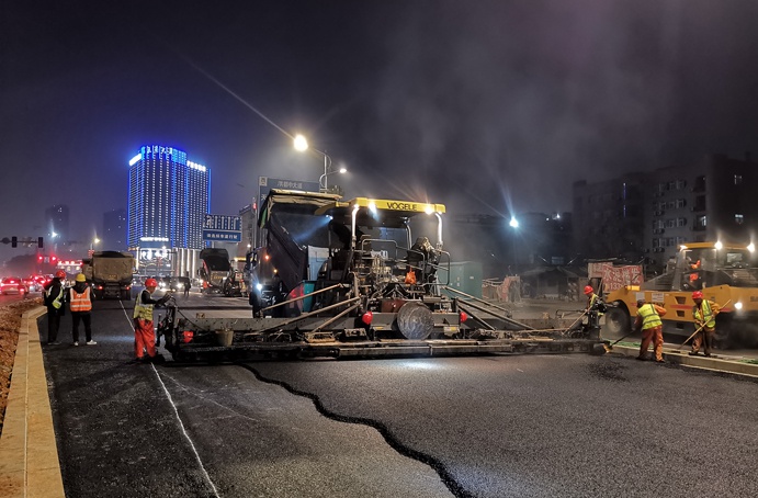 1643425668651177.jpg 洛陽東路綜合改造工程項目部抓住晴好天氣全力以赴沖刺全年目標任務(wù)691.jpg