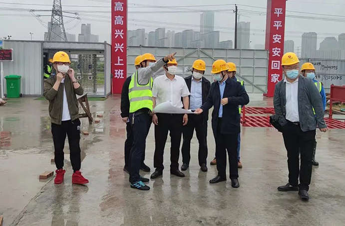 1651713034898432.jpg 南昌市政建設(shè)集團深入項目督導(dǎo)疫情防控工作02.jpg