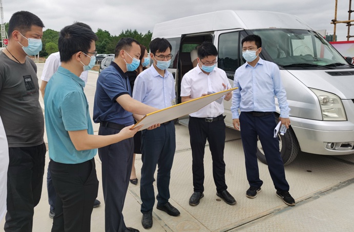 賴繼紅到綠色建材科技產(chǎn)業(yè)園項目視察 賴繼紅到綠色建材科技產(chǎn)業(yè)園項目視察