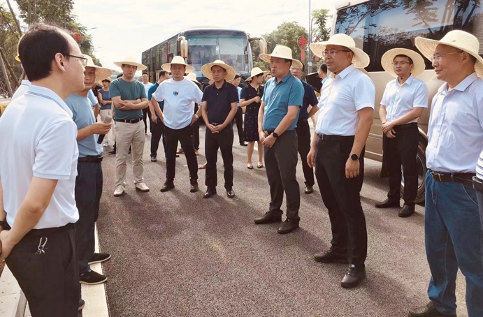 弋陽縣四套班子主要領(lǐng)導(dǎo)蒞臨弋陽縣信江生態(tài)修復(fù)項目調(diào)研 弋陽縣四套班子主要領(lǐng)導(dǎo)蒞臨弋陽縣信江生態(tài)修復(fù)項目調(diào)研