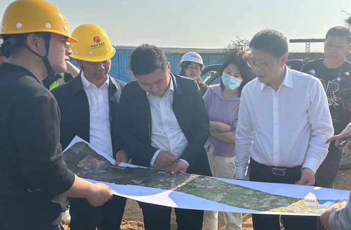 市政公用集團劉順保到朱橋東路項目、昌東三路項目、秦坊安置房項目調(diào)研