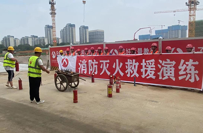 南昌市政建設(shè)集團(tuán)各項(xiàng)目組織開展形式多樣的安全生產(chǎn)應(yīng)急演練 南昌市政建設(shè)集團(tuán)各項(xiàng)目組織開展形式多樣的安全生產(chǎn)應(yīng)急演練