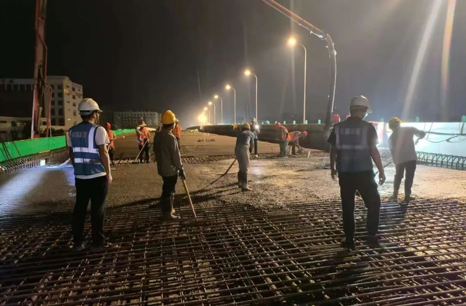 S49楓生快速路項(xiàng)目主線主體結(jié)構(gòu)全部貫通 S49楓生快速路項(xiàng)目主線主體結(jié)構(gòu)全部貫通