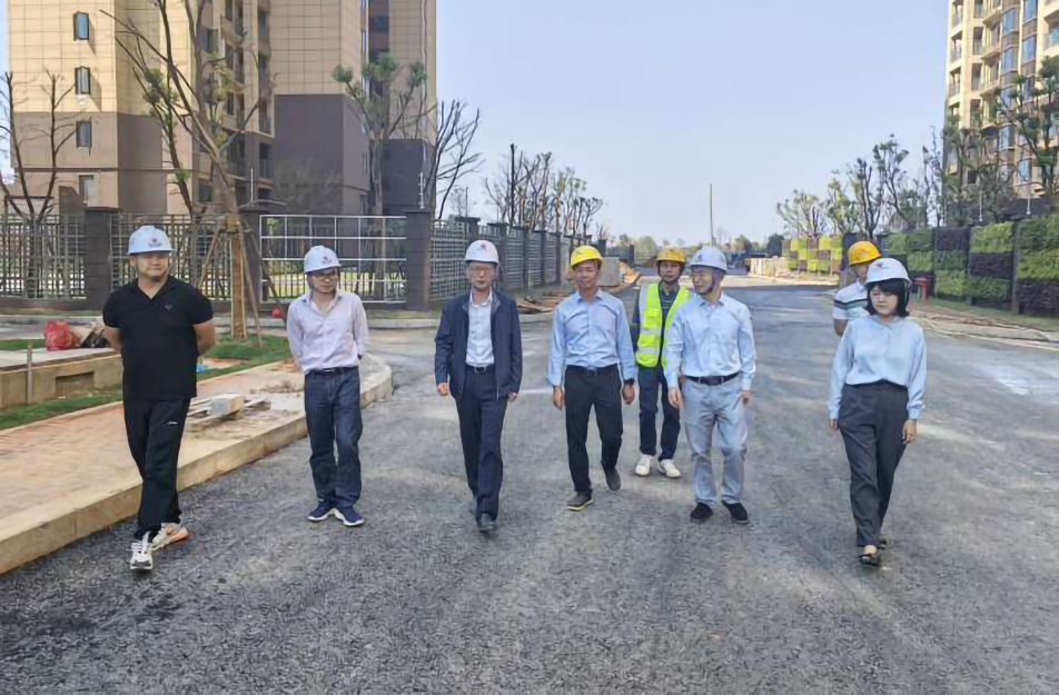 鄭學(xué)平到秦坊安置房項目、杭州路項目調(diào)研