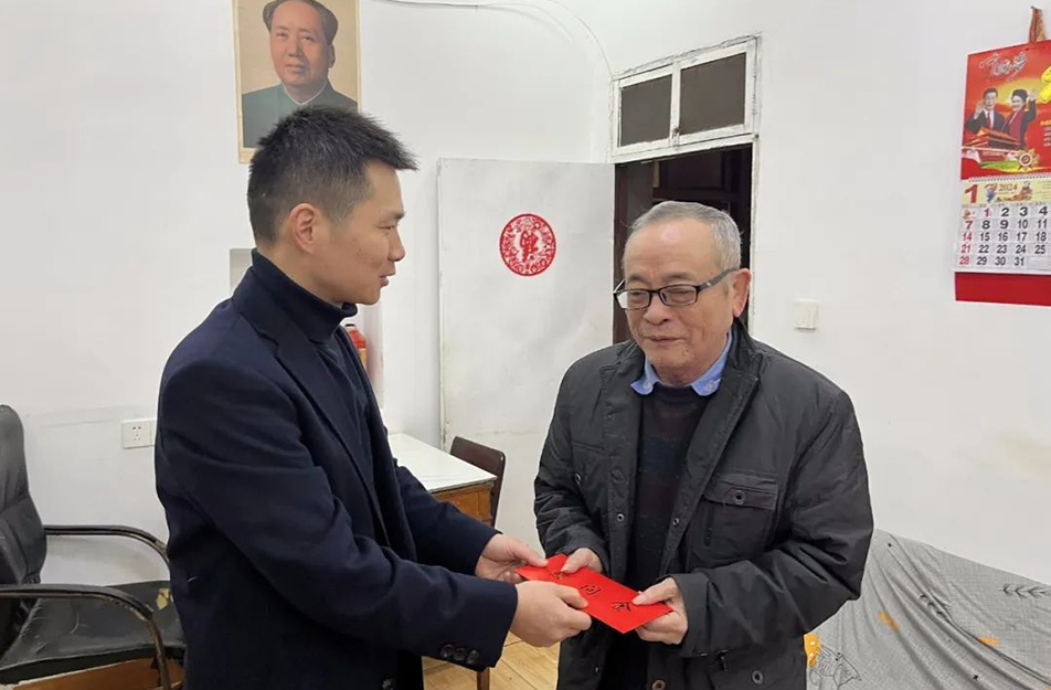 南昌市政建設(shè)集團(tuán)開(kāi)展2024年春節(jié)“送溫暖”走訪慰問(wèn)行動(dòng) 南昌市政建設(shè)集團(tuán)開(kāi)展2024年春節(jié)“送溫暖”走訪慰問(wèn)行動(dòng)