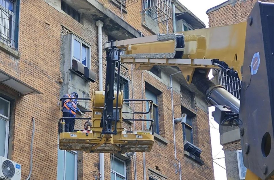 南昌燃氣改造項目創(chuàng)新安全管理模式 高空作業(yè)車+無人機構筑立體防護