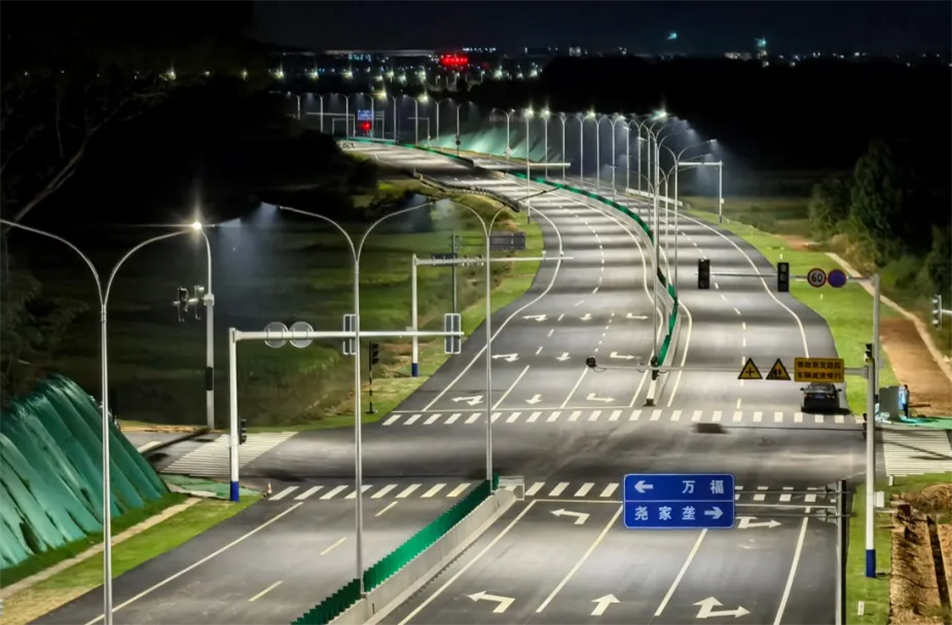 云翔大道項(xiàng)目10月1日正式通車 7.6公里城市主干道煥新啟用 云翔大道項(xiàng)目10月1日正式通車 7.6公里城市主干道煥新啟用